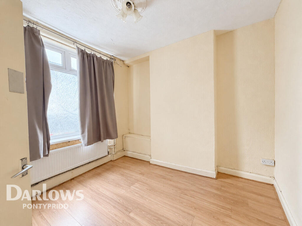 Birchwood Avenue, Pontypridd photo 4