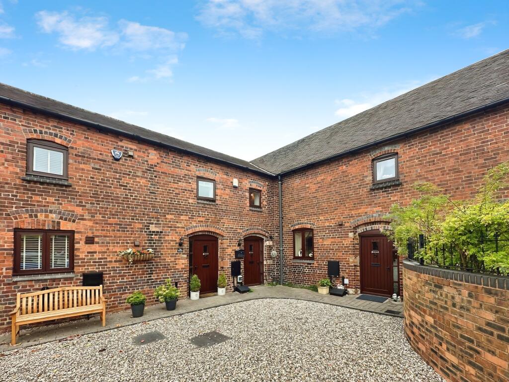 3-bed house on Manor Farm Barns, Essington, Wolverhampton, WV11, £450,000