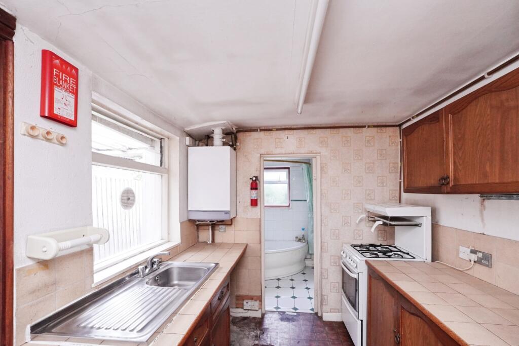 Patrick Road, London E13 9QE photo 4