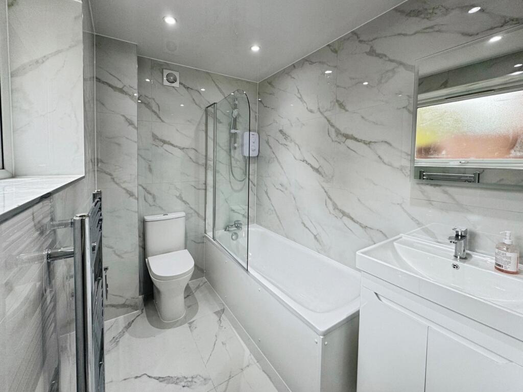 Apartment in Twickenham - View 3