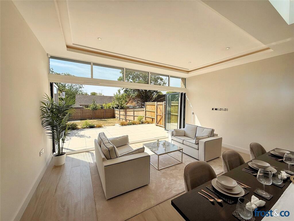Sandbanks Road, Poole, Dorset, BH14 photo 2