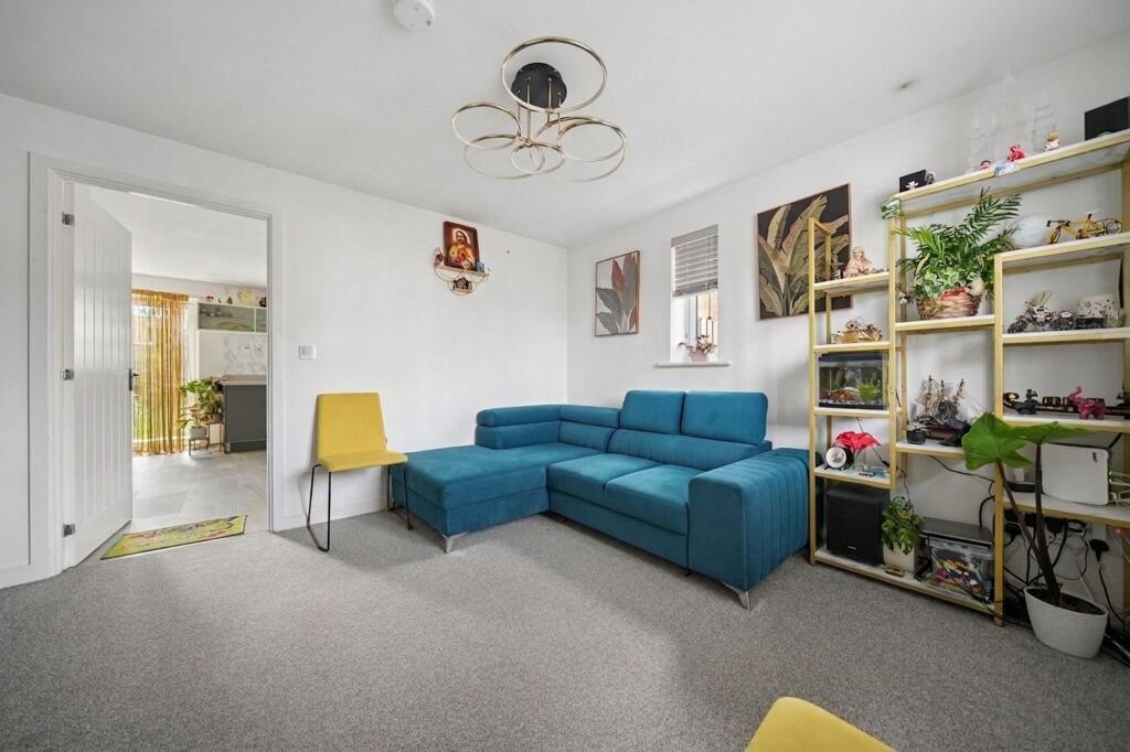 House in Vale of White Horse, Wellington Gate, Grove - View 2