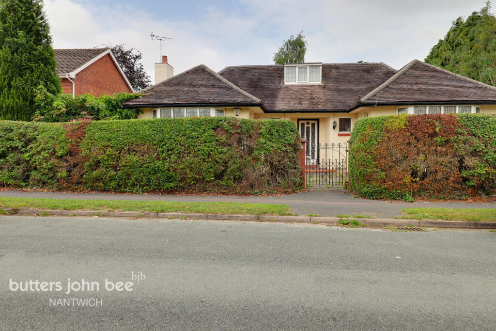 Springfield Drive, Crewe photo 4