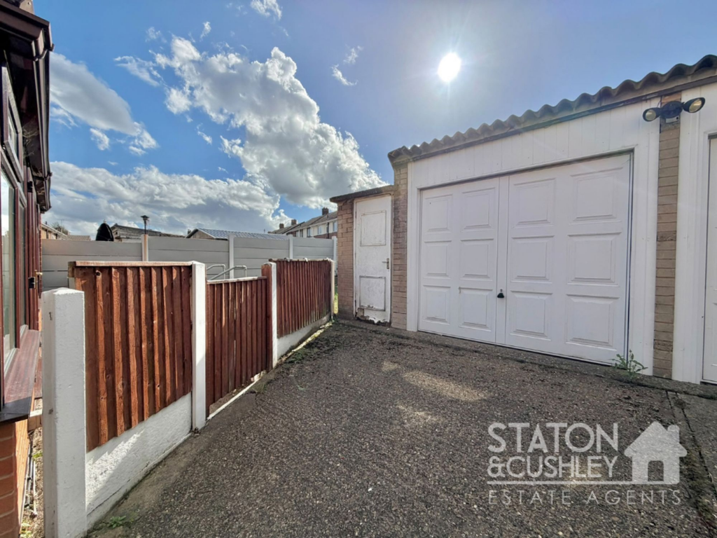 House in Mansfield, Forest Town - View 2