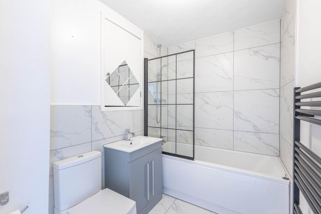House in Leeds, Moortown - More