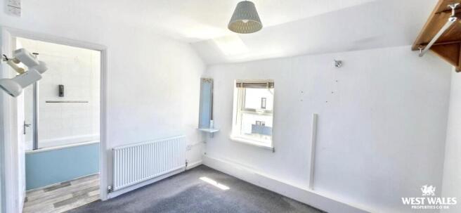 Bedroom 5.jpg