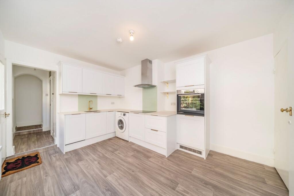 House in London - View 3