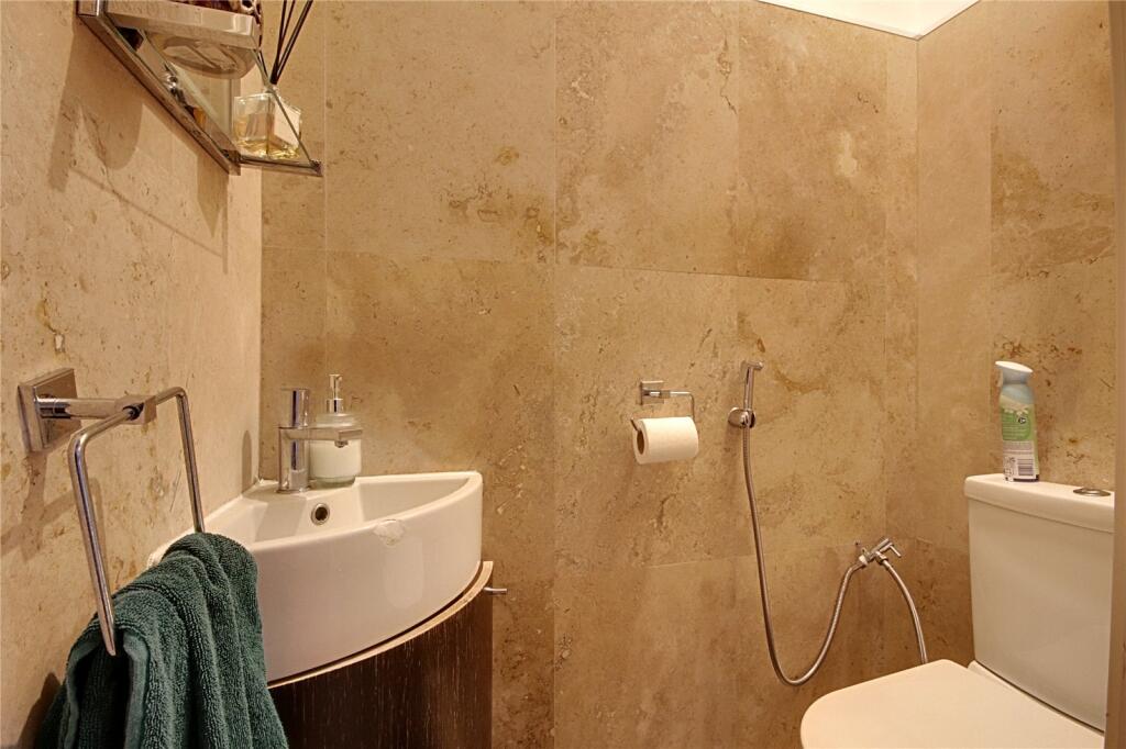 Westmoor Gardens, Enfield, Middlesex, EN3 – pohled 4