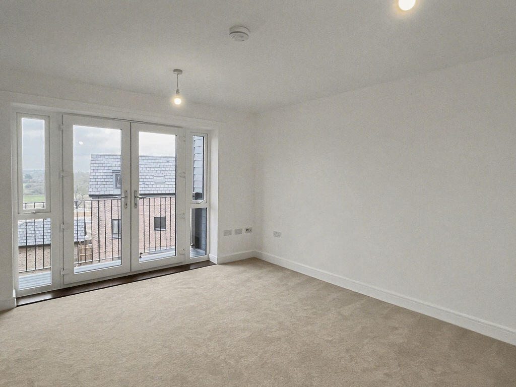 Apartment in Slough - View 4