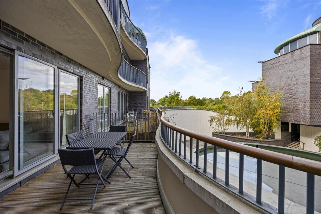 Apartment in London - View 2