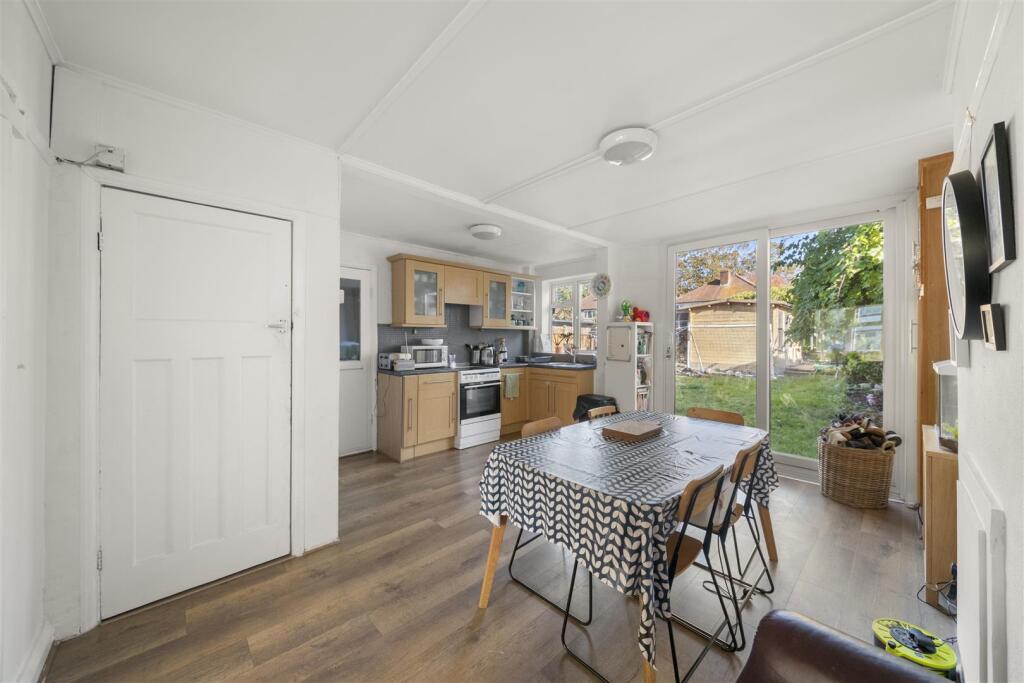 House in Twickenham - View 3