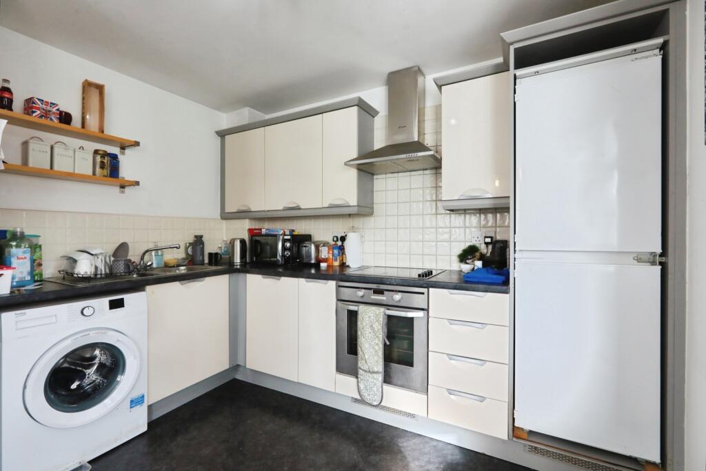 Apartment in West Oxfordshire, Carterton - View 3
