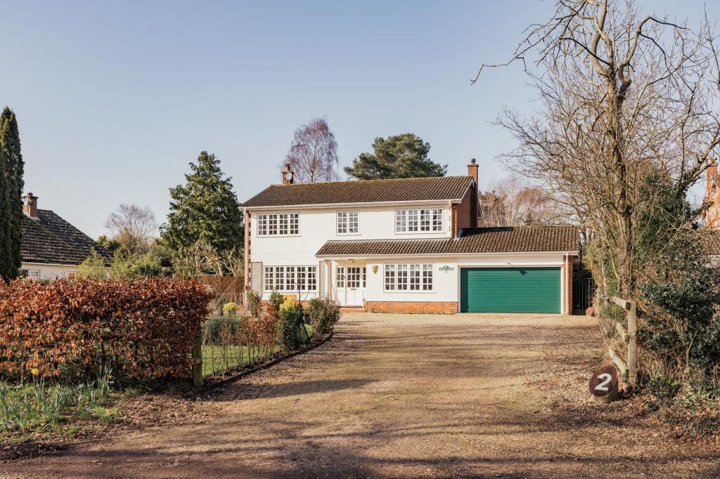 Main image of property: Spacious Detached Home in Thompson