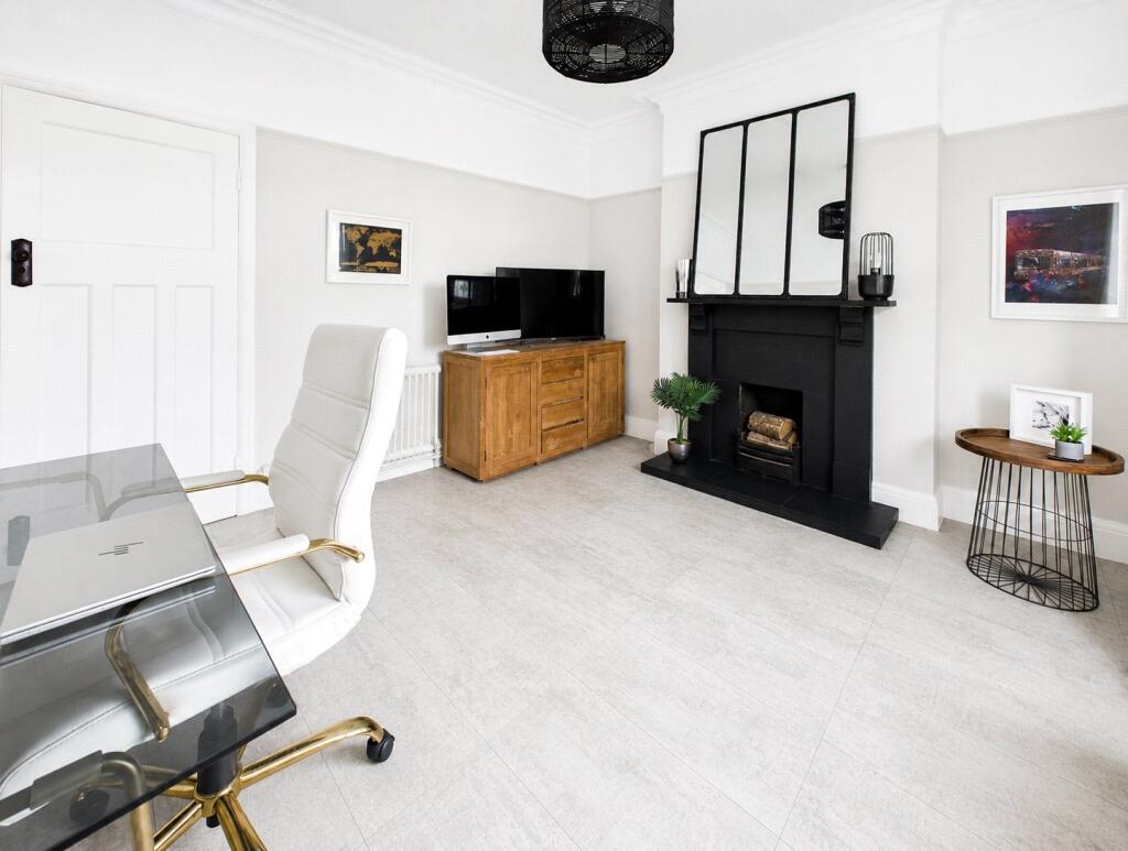 House in Bishop Auckland, Toronto - More