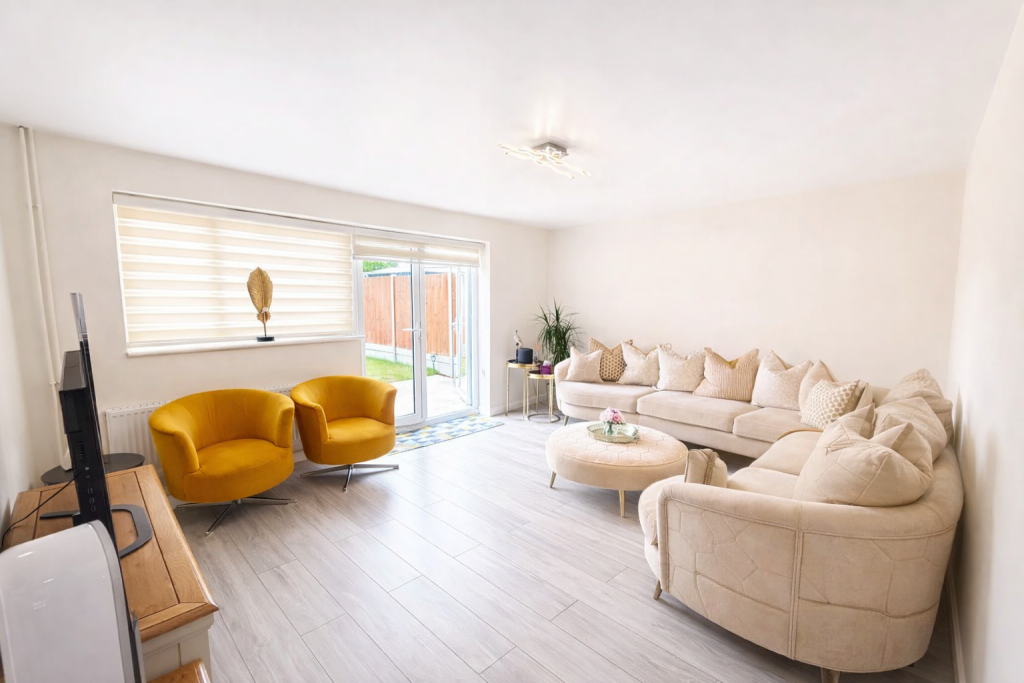 Aylesham Road, Orpington, BR6 0TX - View 2