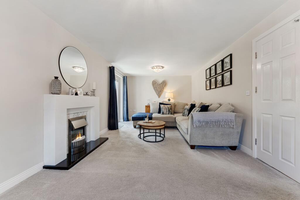 House in Salford, Greater Manchester - View 5