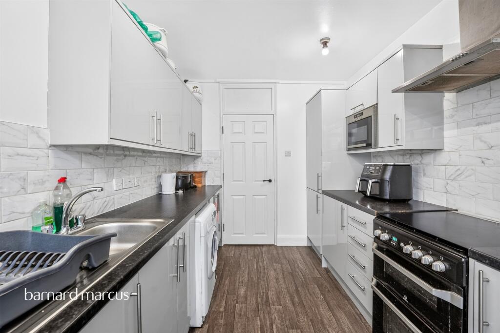 Apartment in London - View 5