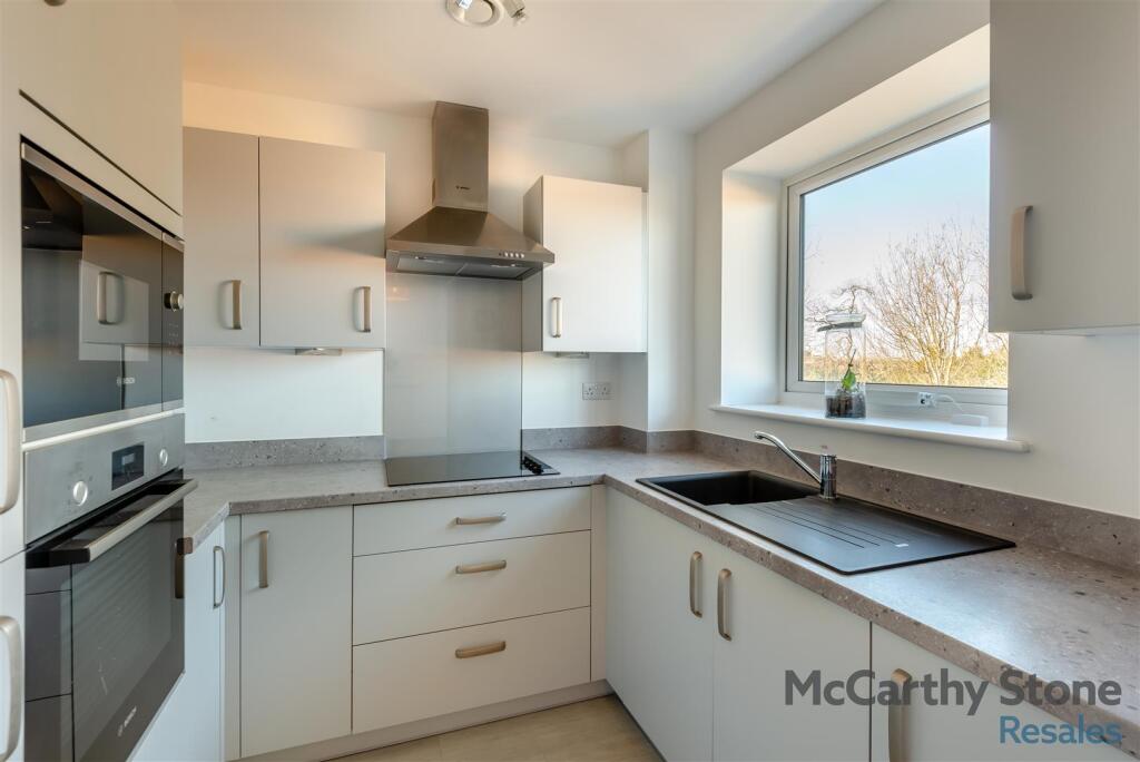 Apartment in Epping Forest, Waltham Abbey - View 3