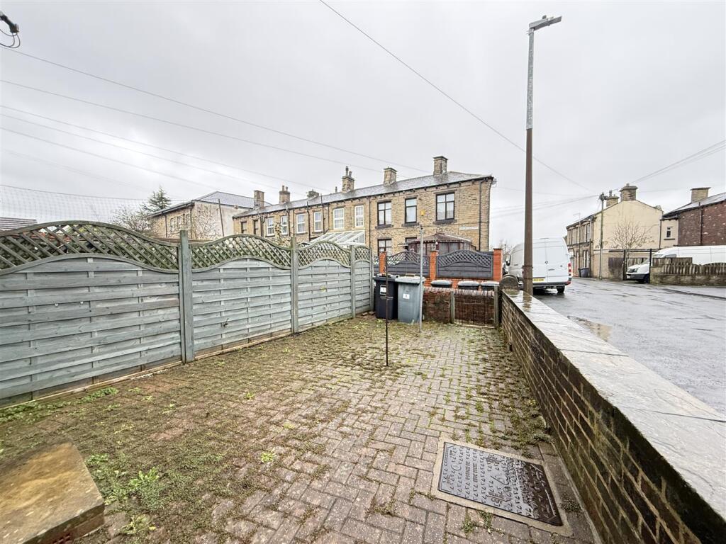 Additional image 16 of Preston Buildings, Scholes, Cleckheaton, BD19 6EJ