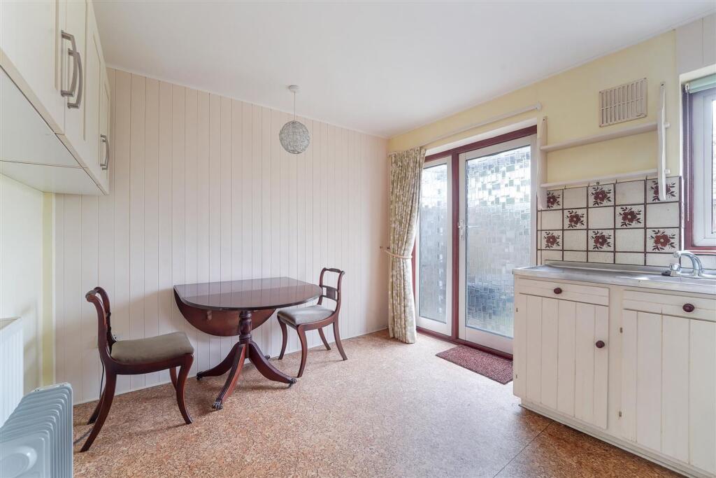 House in Kingston upon Thames - View 4