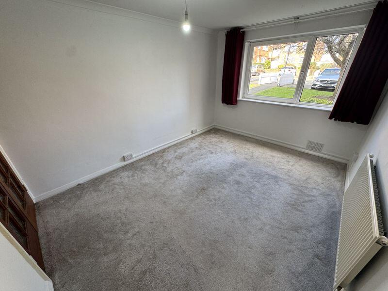Apartment in Southall - View 4