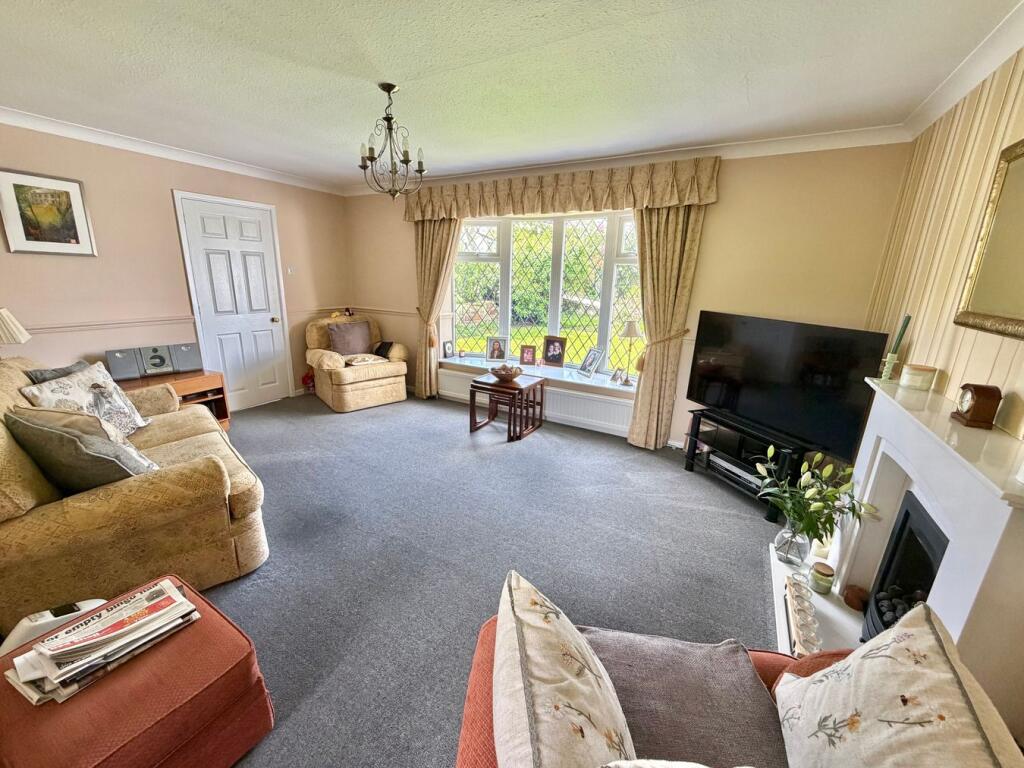 House in Bradford, Cross Roads - View 3