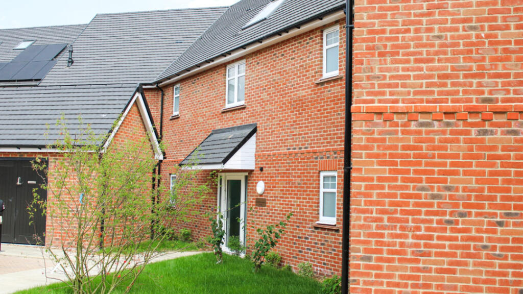 Main image of property: Brickmakers Corner,
Binfield,
Bracknell
Berkshire
RG42 1AN