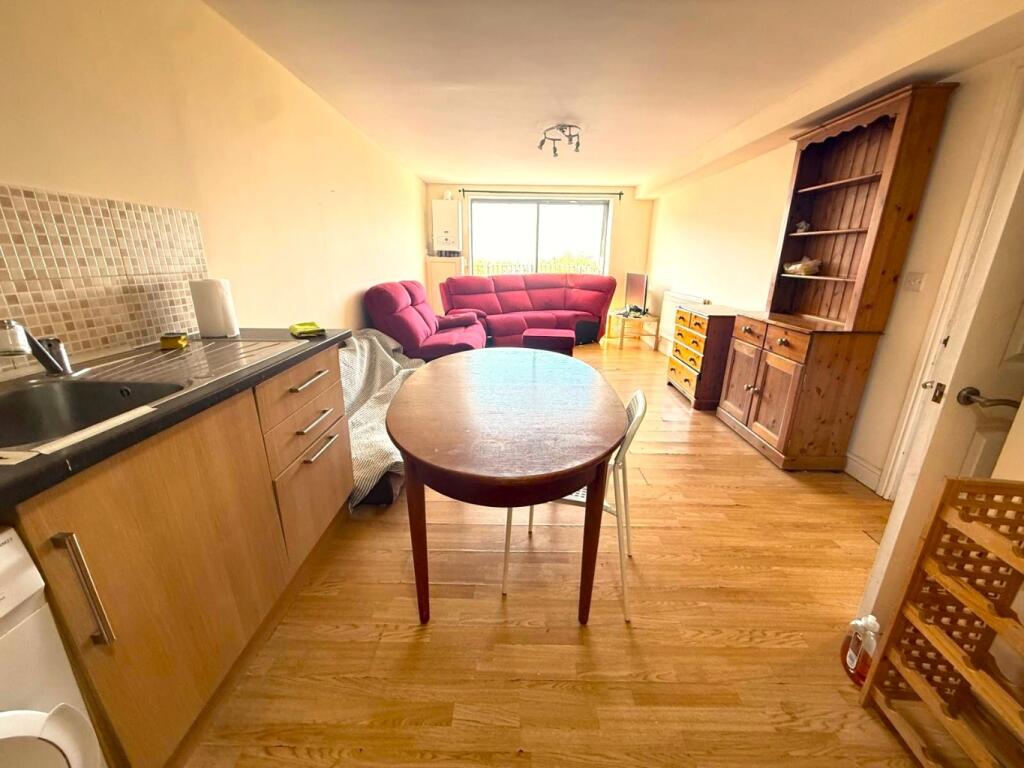 Padda Court, Harrow photo 3