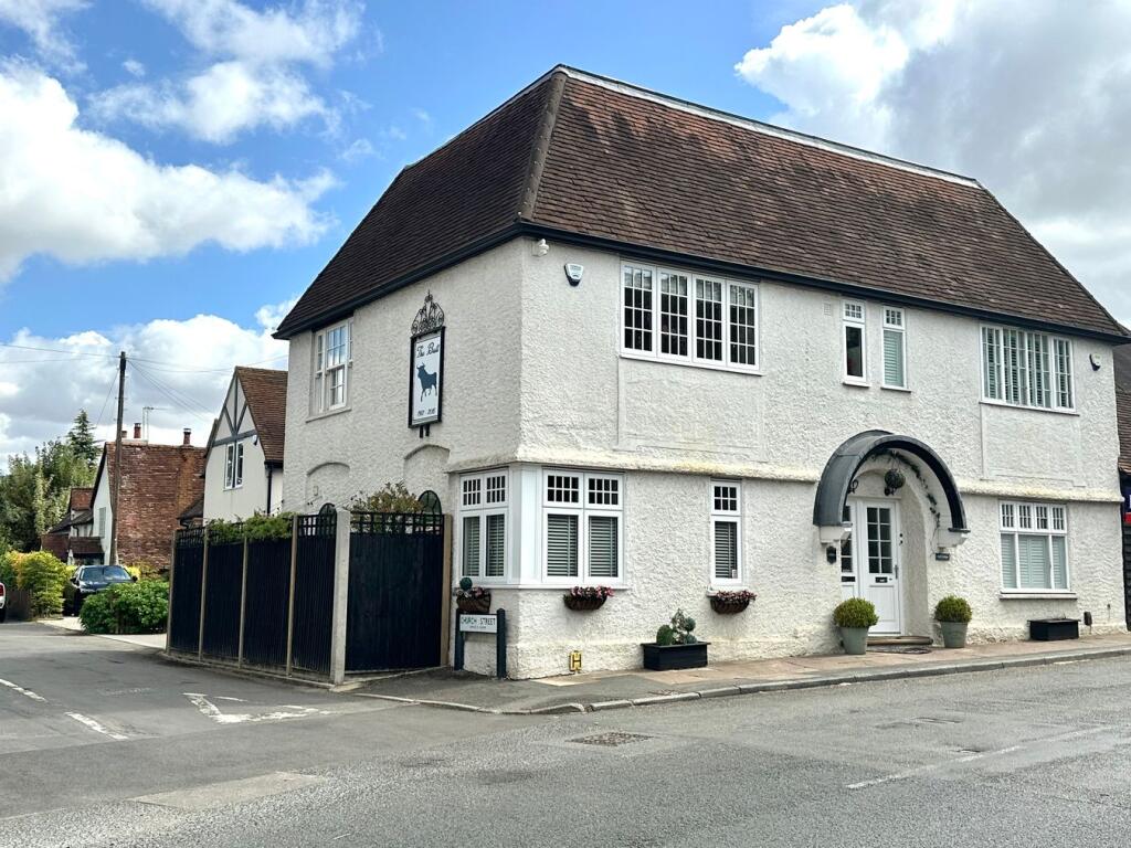Main image of property: Chipperfield Road, Bovingdon, HP3