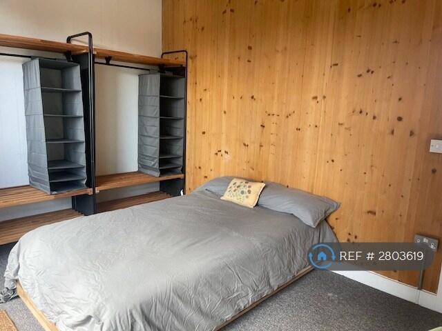 2 bedroom maisonette for rent