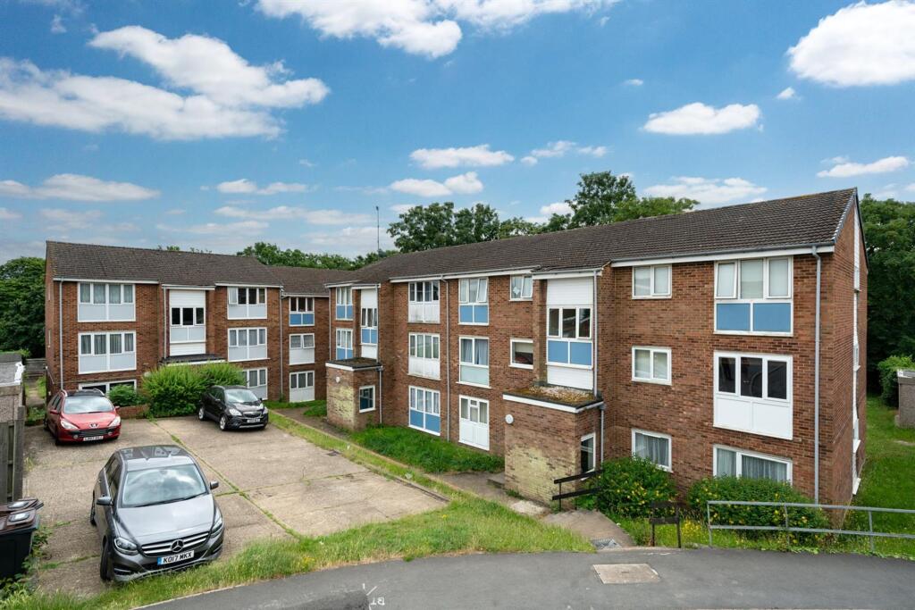 Main image of property: Kimpton Close, Hemel Hempstead, HP2