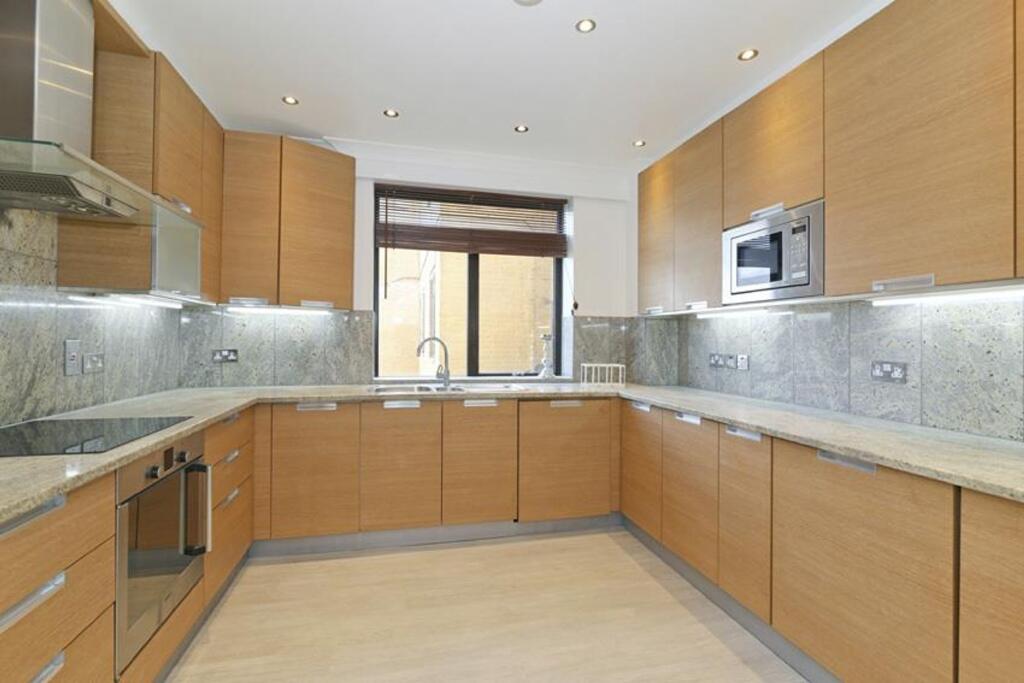 Apartment in London - View 5