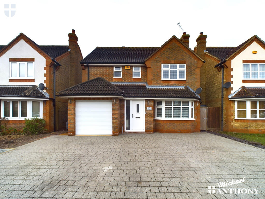 4-bed detached on Castlefields, Stoke Mandeville, £600,000