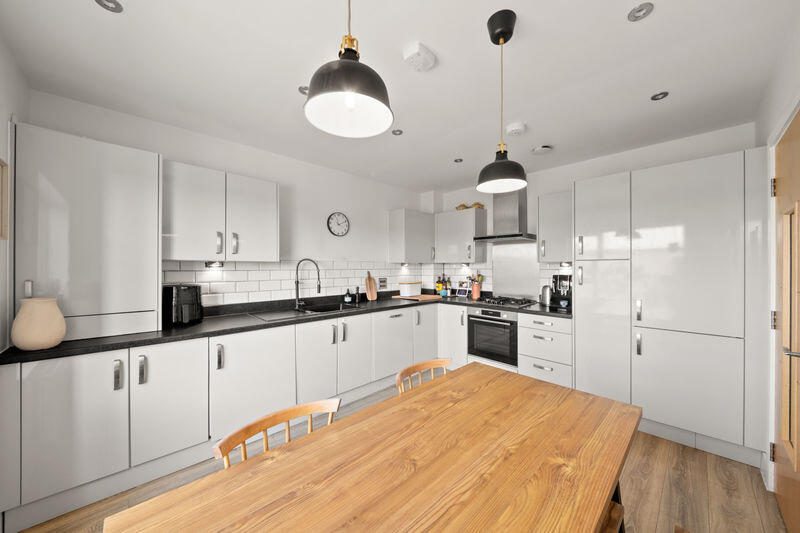 Eastcote Lane, Northolt photo 4