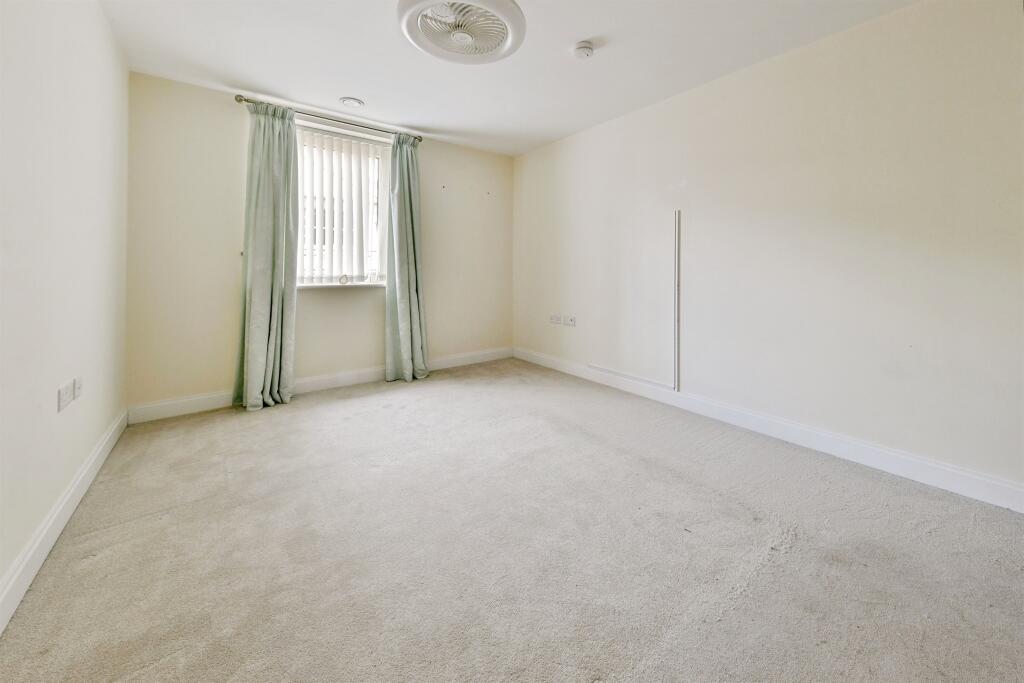 Apartment in Stevenage - View 3