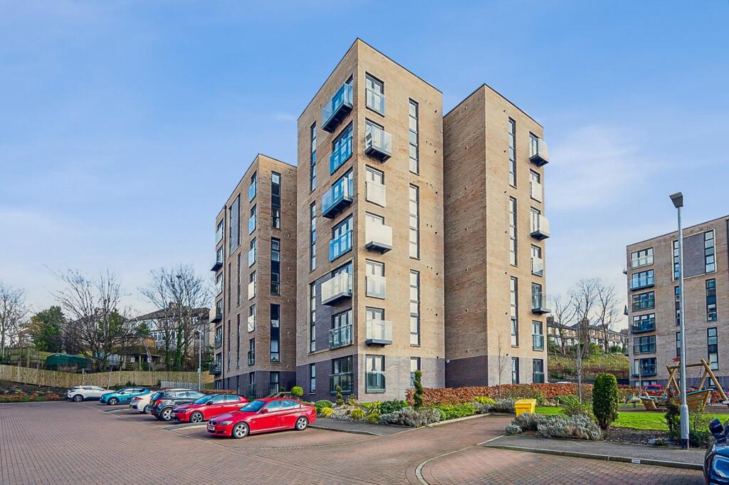 Main image of property: Dorchester Avenue, Flat 5/3, Kelvindale, Glasgow, G12 0DD