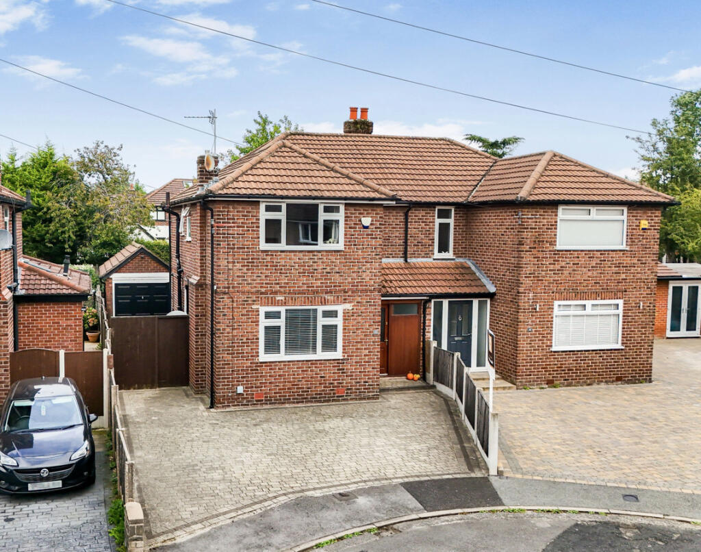 House in Stockport, Heaton Chapel - View 2