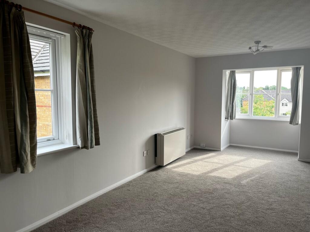 Chagny Close, Letchworth Garden City, SG6 photo 2
