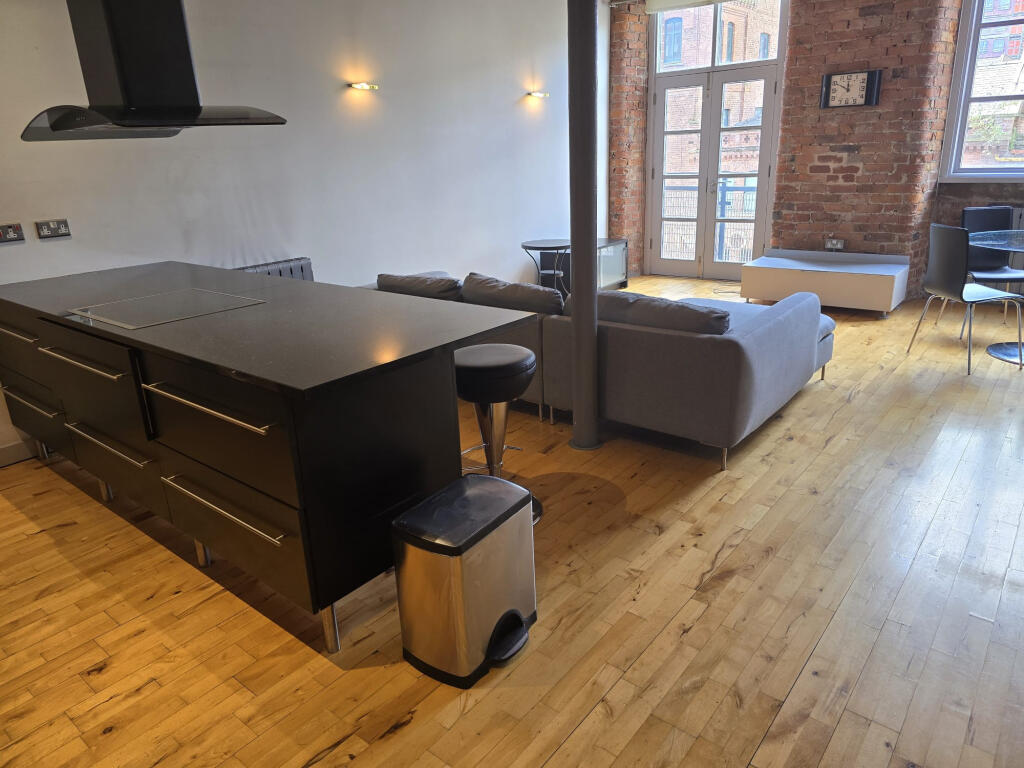 Main image of property: 3 Cambridge Street, Manchester, M1