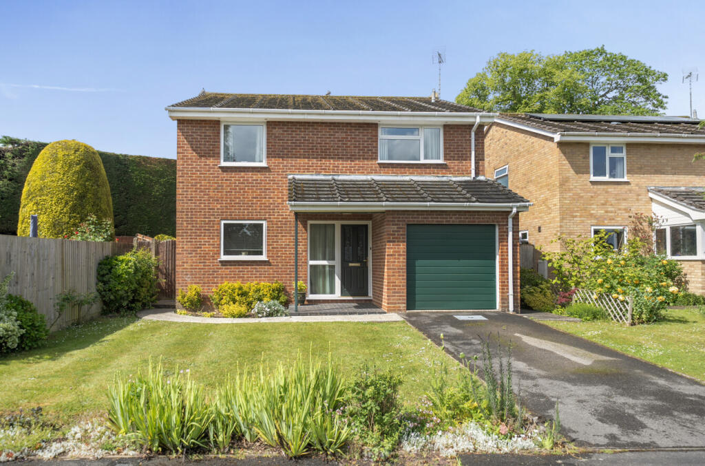 Main image of property: The Spinney, Hook, Hampshire, RG27