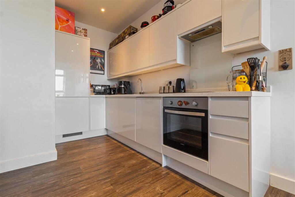 Skyline Apartments, The Causeway, Goring-By-Sea - View 4