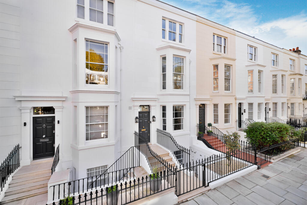 Main image of property: 17 Gloucester Walk, Kensington, London, W8