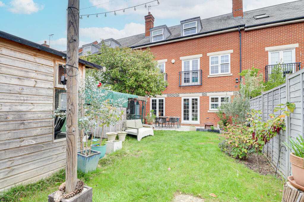 Additional image 26 of Beningfield Drive, London Colney, AL2