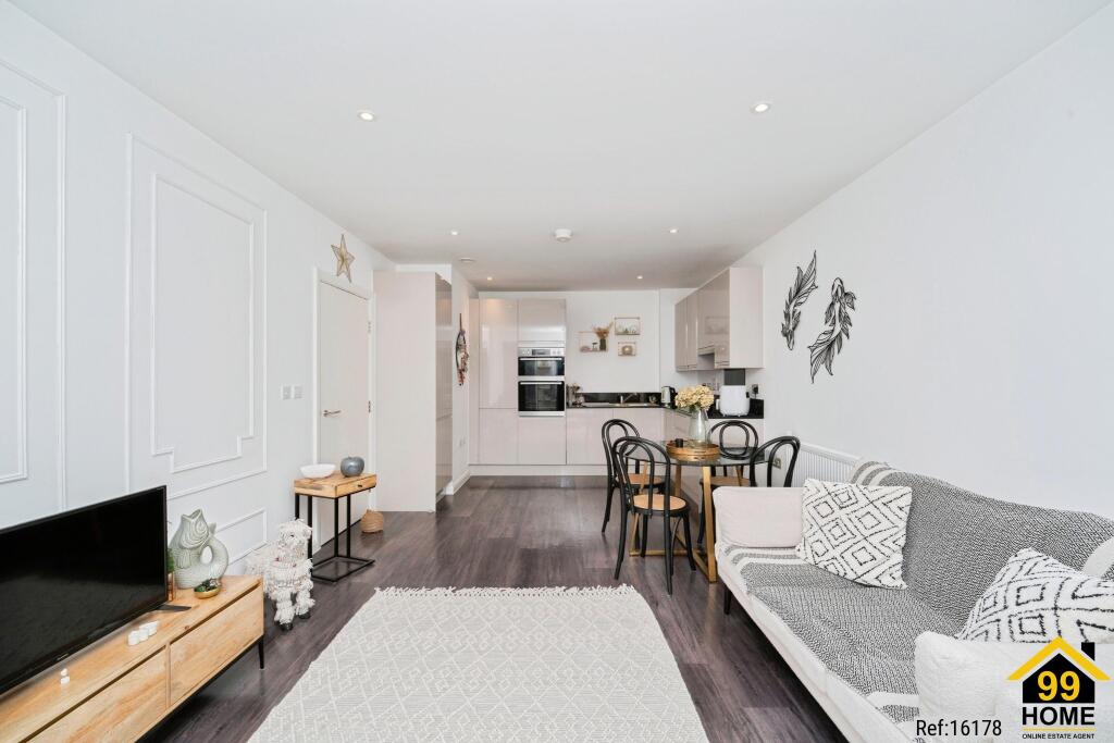 Apartment in Southall - View 5