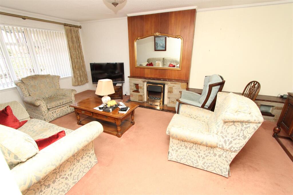 House in Bradford, West Yorkshire - View 2