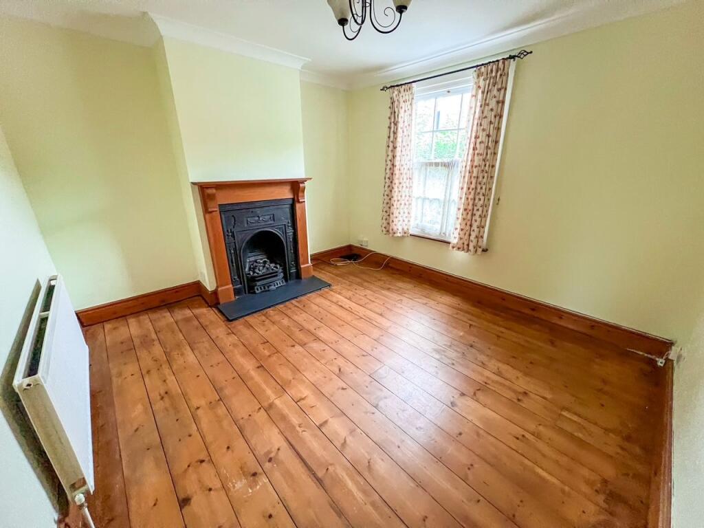 House in Elmbridge, Molesey - View 3