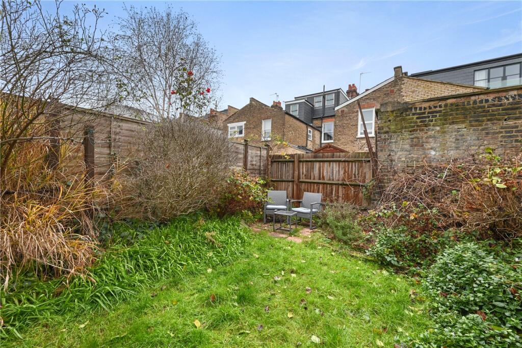 Apartment in London, Queen's Park - View 5