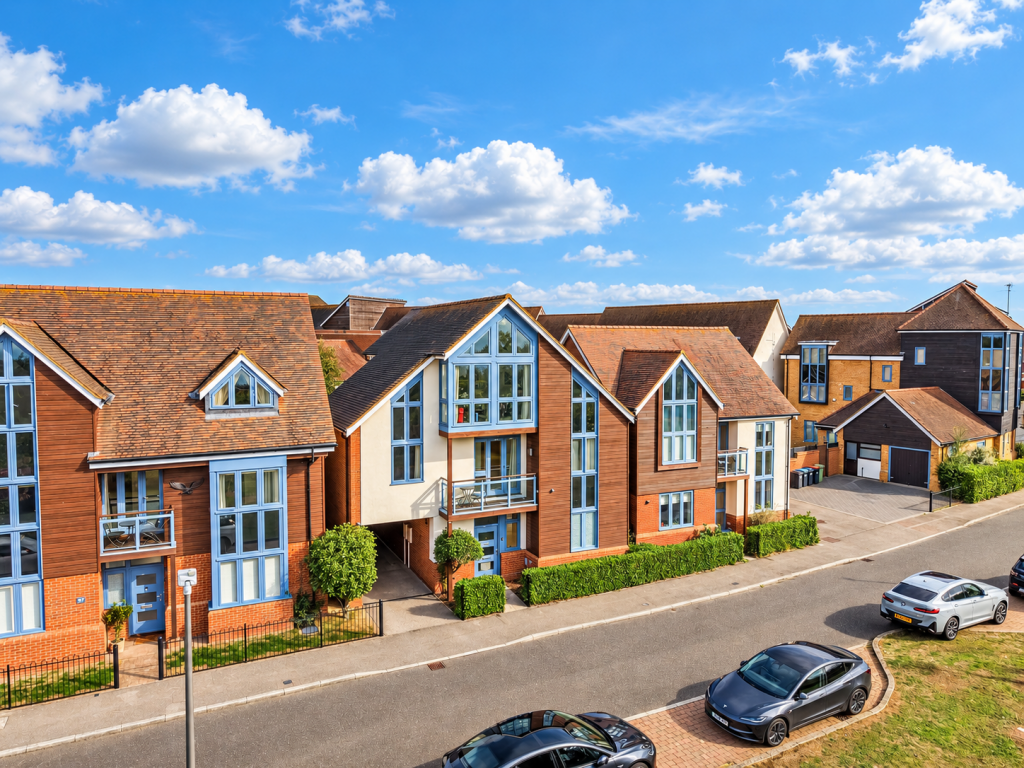 Main image of property: Kingswear Drive, Milton Keynes, Broughton, MK10 9NZ