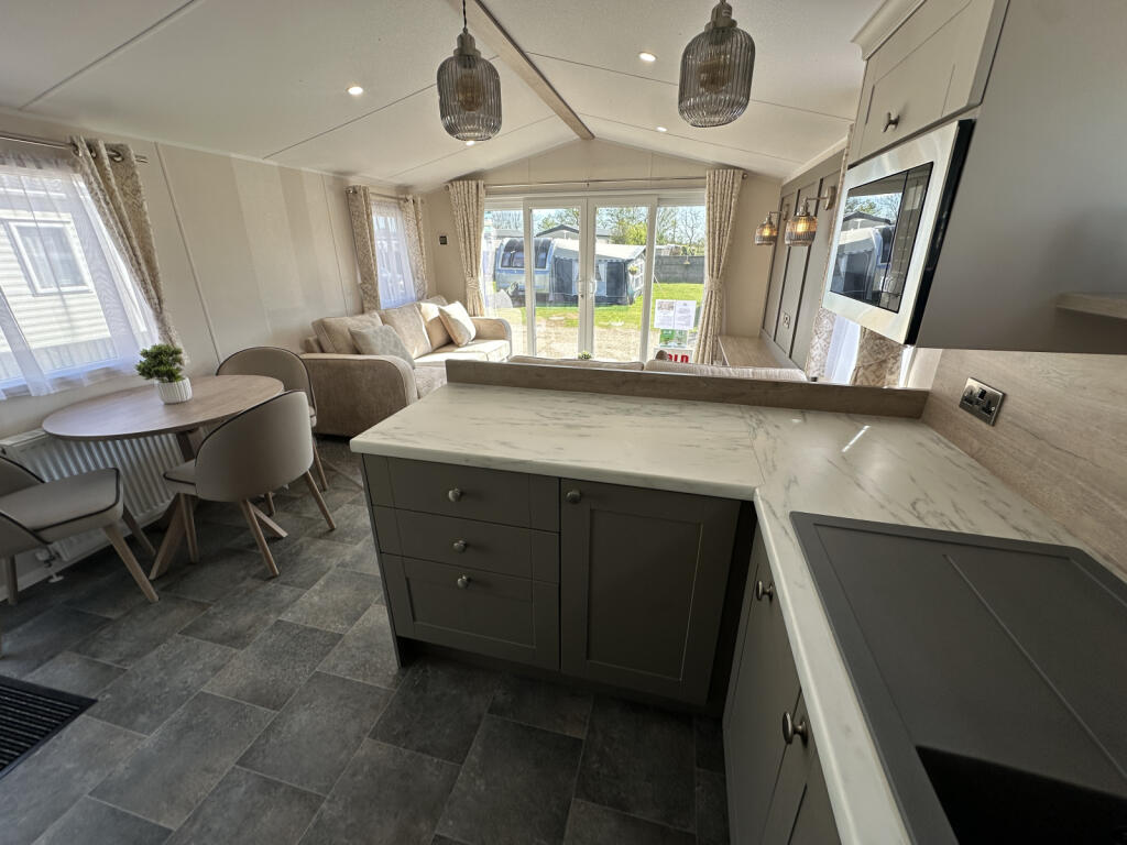The Oaks Holiday Park, Chapel Road, Bucklesham, IP10 photo 5