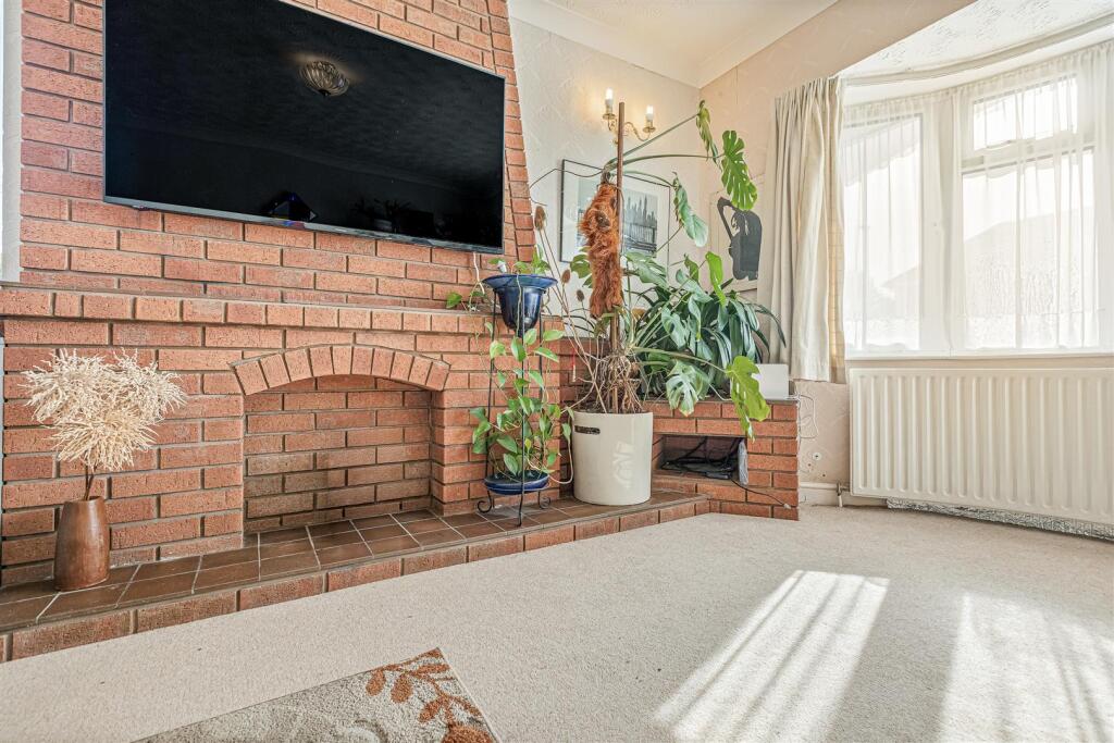 Foxhunter Drive, Oadby, Leicester – další